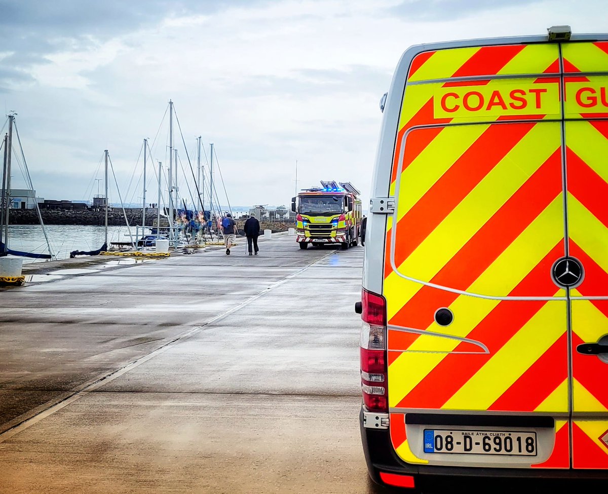 DubFireBrigade's tweet image. Firefighter/Paramedics responded to a call in Howth earlier today.
They were assisted by @IrishCoastGuard
We often work and respond alongside partner agencies.
#Teamwork