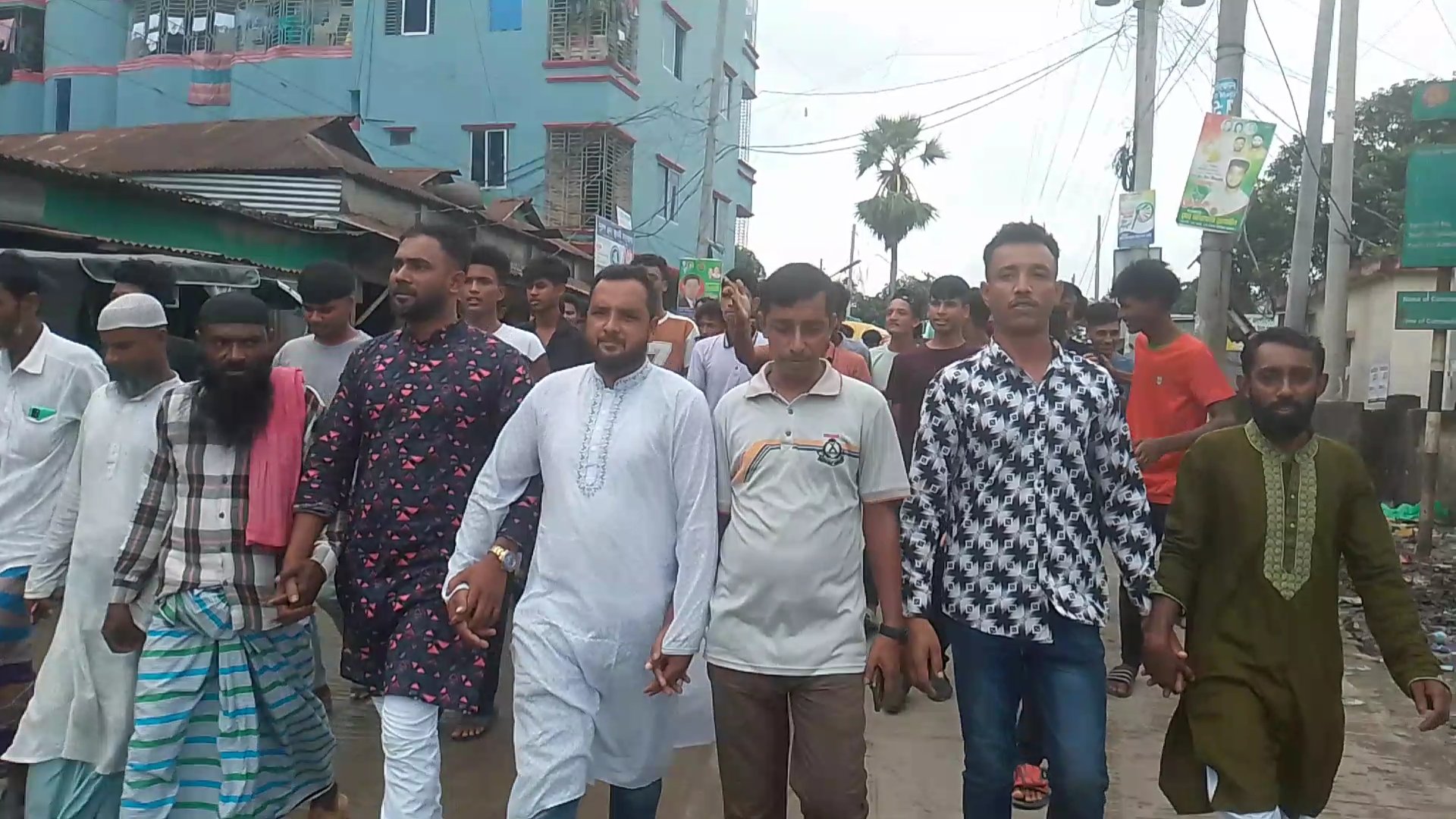 হোসেনপুরে তাঁতীদলের বিক্ষোভ: জিয়া পরিবার ও তারেক রহমানকে নিয়ে কটুক্তির প্রতিবাদ