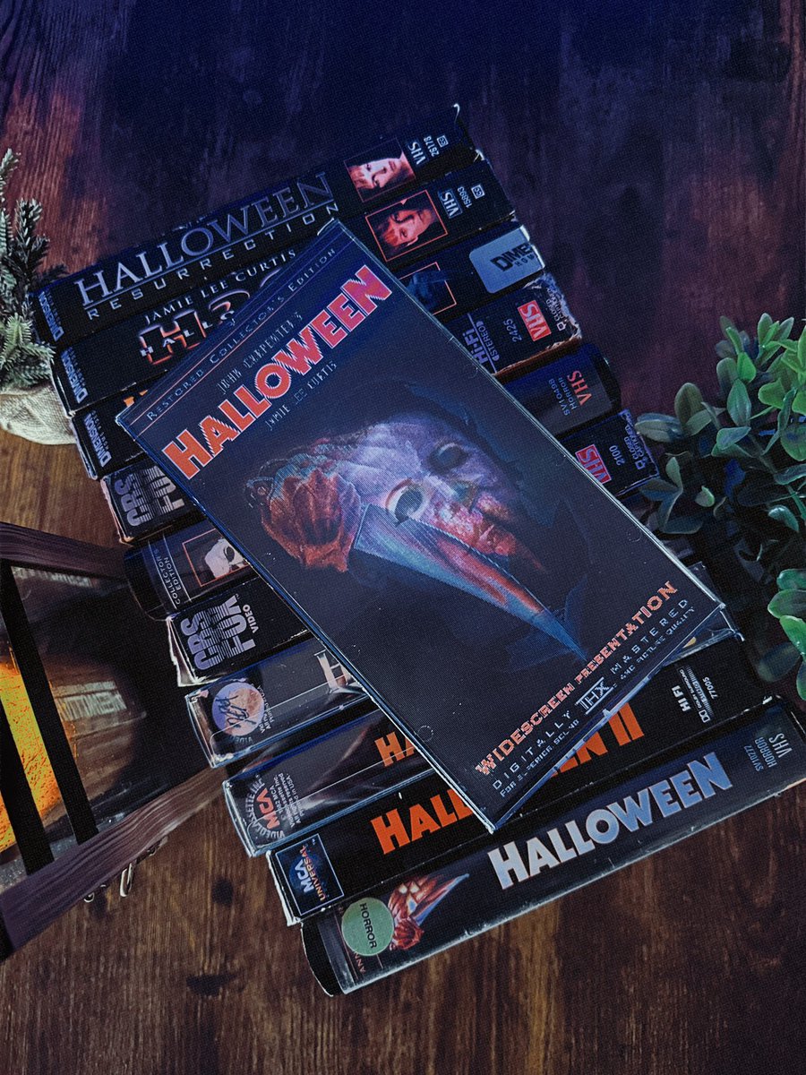 tbaugh725's tweet image. 1999 Halloween Re-Release (Lenticular Cover) 🎃 #vhs #halloween