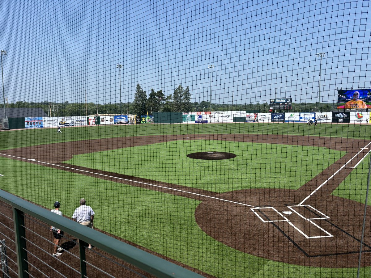 MattClarkPXP's tweet image. 👑It’s a ROYAL stage in Wausau today for Prince and Princess day at the ballpark!
The Woodchucks are on a quest for an 11th straight win at home as they host Fond du Lac!
Our tale begins at 1:05 p.m on NWL+!