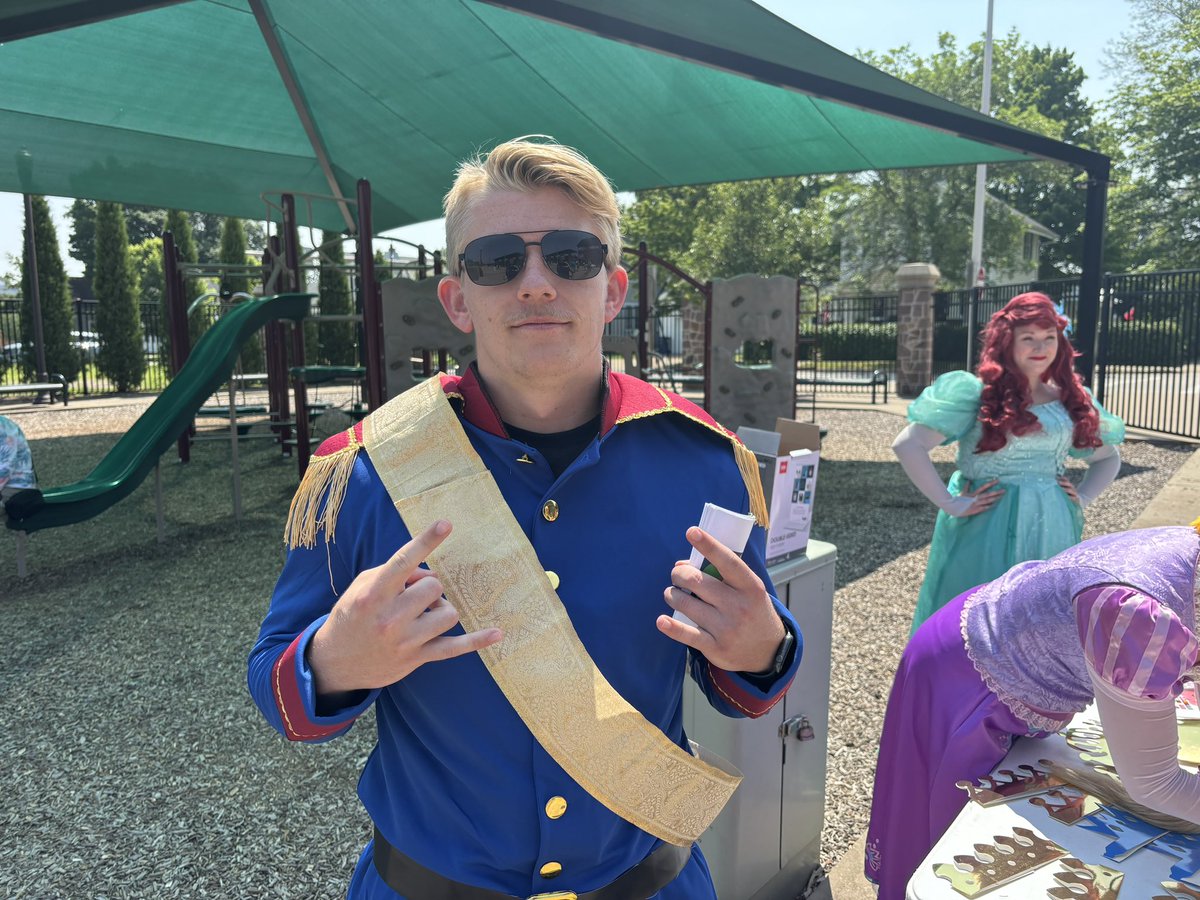MattClarkPXP's tweet image. 👑It’s a ROYAL stage in Wausau today for Prince and Princess day at the ballpark!
The Woodchucks are on a quest for an 11th straight win at home as they host Fond du Lac!
Our tale begins at 1:05 p.m on NWL+!