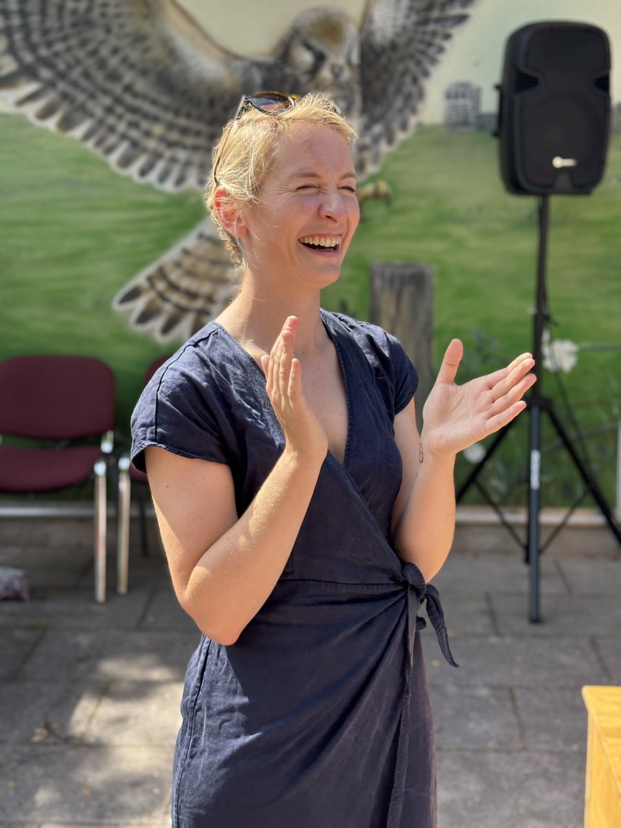 inesschwerdtner's tweet image. Wir haben heute bei schönstem Wetter beim Hohenschönhausener Gartenlauf die Kinder angefeuert und ihnen ihre verdienten Urkunden verteilt. Es sind die schönen Teile des Jobs in denen man die Mühen des Parlaments vergisst und das echte Leben Einzug hält ☀️❤️