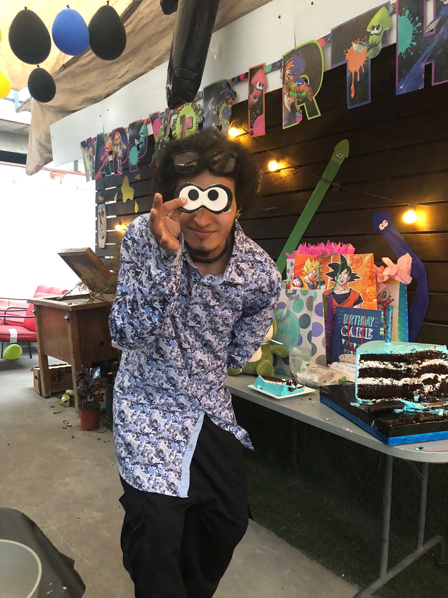 GuzmanGreNas's tweet image. Sera que el experto en foamstars,el gato favorito de los niños latinoamericanos @Dazaev le de su bendicion a la fiesta de mi hija?