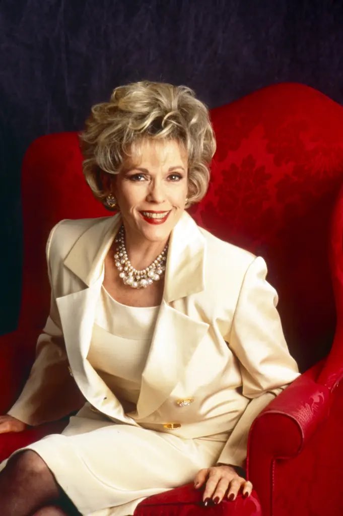 TheChat_Podcast's tweet image. Remembering Eileen Fulton: the original daytime diva. As Lisa on As the World Turns, she redefined what it meant to be a soap opera icon, even earning her own spin-off, Our Private World. Beyond the screen, Eileen was a gifted author and singer, bringing her vibrant spirit to…