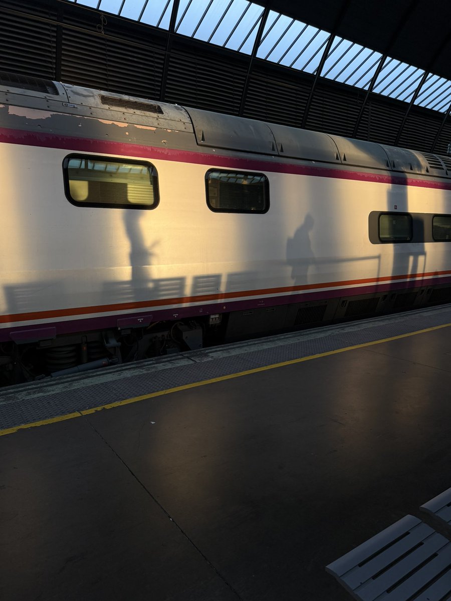 jmde99's tweet image. Ir y venir