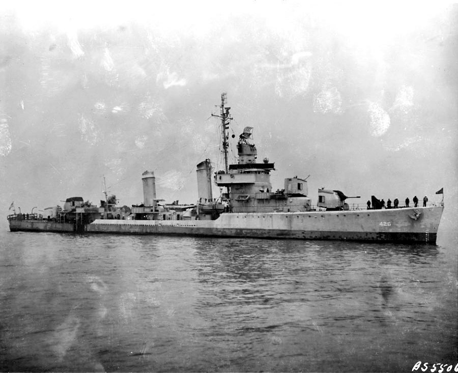 Destroyers

#USSLansdale DD426 (1940-1944)
Benson Class

📷 #WW2 22 October 1943 off the New York Navy Yard Note: Sunk by German Aircraft off Algeria April 20 1944

<a href="/USNavy/">U.S. Navy</a> 🇺🇲