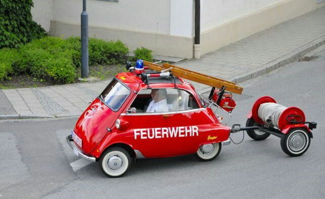 QuirkyRides's tweet image. #Isetta #Feuerwehr for small, slow-burning fires 🔥
