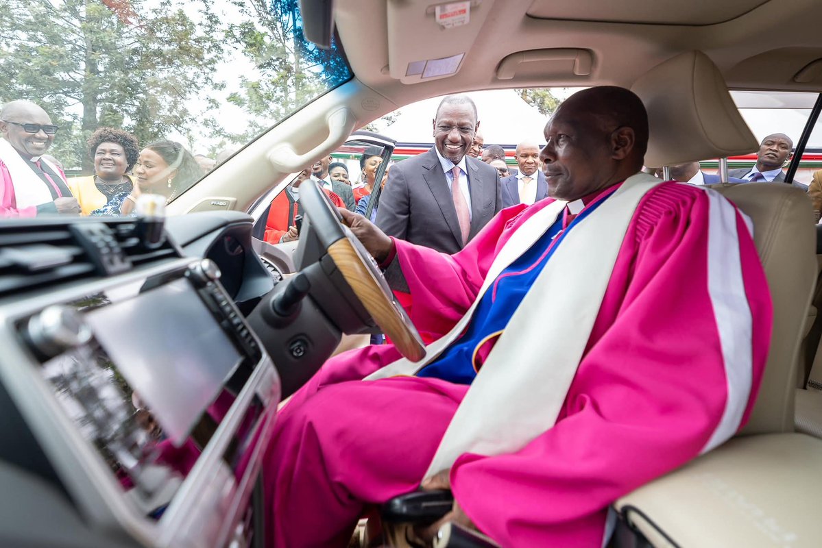 President William Ruto gifts Africa Inland Church Bishop Benjamin Kalanzo a Toyota Prado; pledges Ksh. 20 million towards the construction of a new sanctuary for the AIC Bomani, Machakos County.