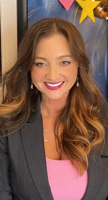 valerieshousefl's tweet photo. Big congrats to our Founder & CEO, Angela Melvin, named one of the Top 30 Nonprofit Executives in SWFL by The Community Foundation, The News-Press, Naples Daily News, and more. Her passion drives everything we do. 💛 #ThankYouAngela #ValeriesHouse https://t.co/IfaYsqGNIo