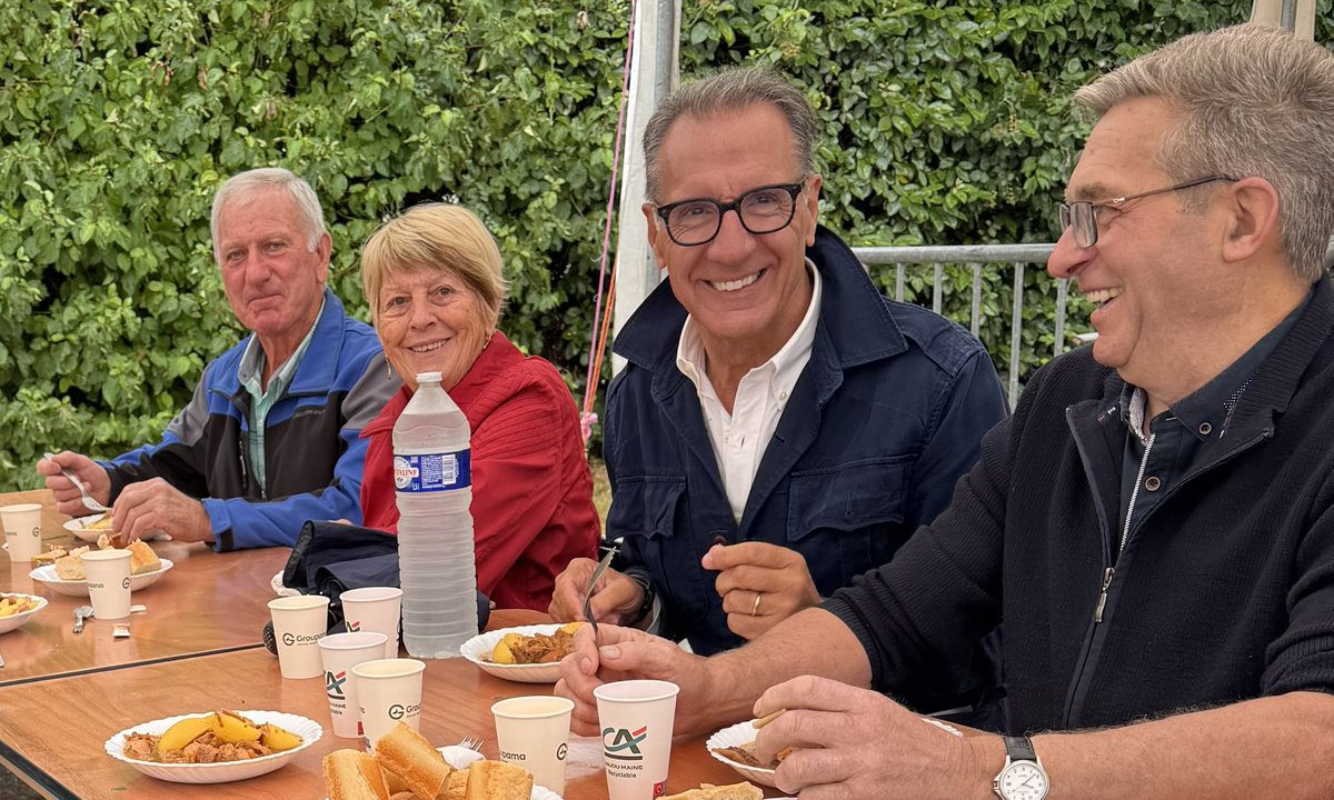yfavennec's tweet image. Du « petit déjeuner aux tripes » à St Calais du Désert en passant par « l’Endurathlon »de St Denis de Gastines, le « cochon grillé » de Vautorte et la « fête des blés d’or » de Loiron-Ruillé : un dimanche de juillet sur le terrain toujours à votre rencontre. #Mayenne