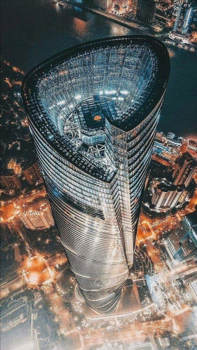 Kunlevski003's tweet image. Shanghai Towers
The twisting spiral shape of the Shanghai Tower is not only aesthetically pleasing but a key element in its wind resistance. This shape disrupts the airflow around the building, preventing the formation of strong, focused vortices that can cause excessive…