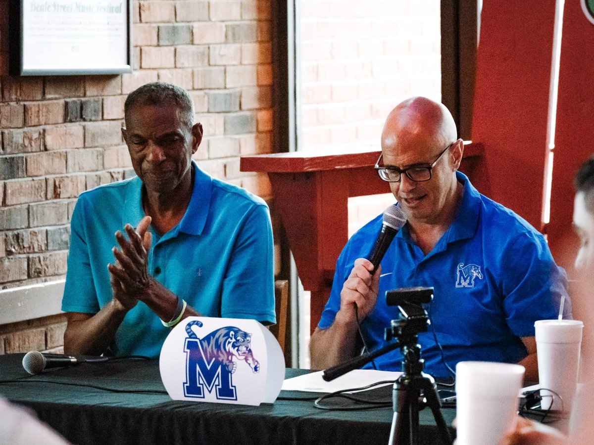 TigersAthletics's tweet image. Tigers on Tour: Nashville Edition ๐ค
Shoutout to everyone who showed up to Corkyโs in Brentwood yesterday! We loved seeing Memphis blue in the Music City โ๏ธ