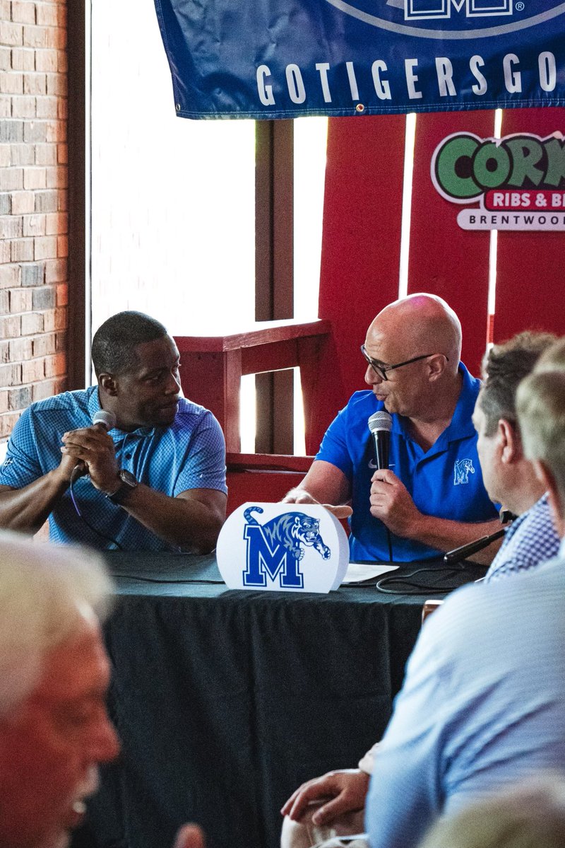 TigersAthletics's tweet image. Tigers on Tour: Nashville Edition ๐ค
Shoutout to everyone who showed up to Corkyโs in Brentwood yesterday! We loved seeing Memphis blue in the Music City โ๏ธ
