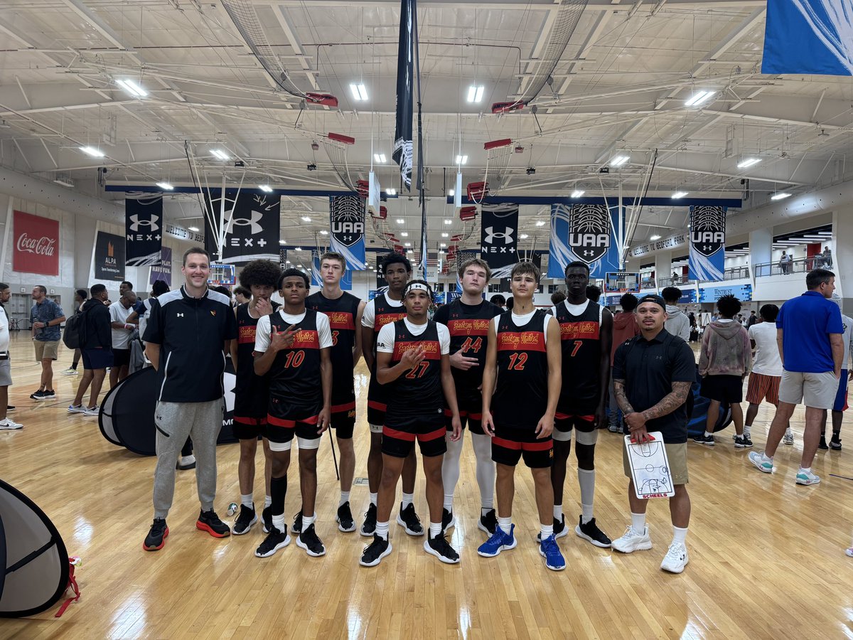 jordancastor27's tweet image. The fellas! #Brothers
Took down Mountain Stars 66-56 to finish 3rd in the UAA Finals!
17-3 Record in the UAA Circuit!
#FactoryUnited #Nebraska
@UANextBHoops
@TheFactoryBB
