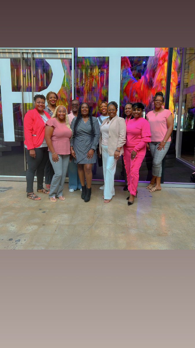 gjohnson2009's tweet image. What an incredible weekend at the Inaugural Black Sports Moms Conference in Houston! 💙🧡 I had the pleasure of attending alongside my amazing UF Gator Moms, and let me tell you—it was powerful, informative, and full of energy from start to finish!🐊🐊🐊
#GoGators