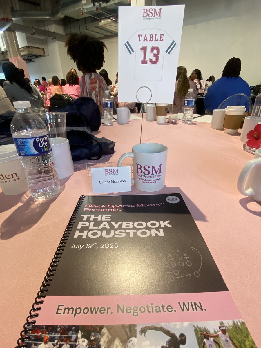 gjohnson2009's tweet image. What an incredible weekend at the Inaugural Black Sports Moms Conference in Houston! 💙🧡 I had the pleasure of attending alongside my amazing UF Gator Moms, and let me tell you—it was powerful, informative, and full of energy from start to finish!🐊🐊🐊
#GoGators