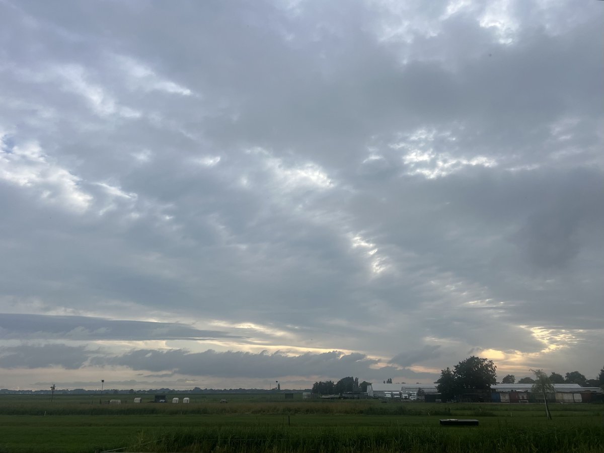 ronaldvanzijl's tweet image. 20/07/2025 – NL – Skyscapes
19:30 h
@Demo2020cracy @Elizabe32413720 @Raggedyedge1 @DELTA9_DELTA9 @BenKnight1980 @druid10 @IonisedSkyWatch @Clearskiesinit @SaskiaHeijden @ImagesCoast @OpChemtrails @Chemtrail101 @SergeLBrown @LegendreKristy @nogps1 @TexMericana
