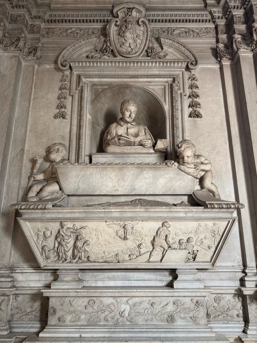 InDamnatio's tweet image. Memorial for Girolamo Raimondi by Gian Lorenzo Bernini, San Pietro in Montorio, Rome
Zoom in for a close look at a fantastic Last Judgement scene with some skeletons looking very grumpy at being woken from their eternal slumber 💀🎺😠