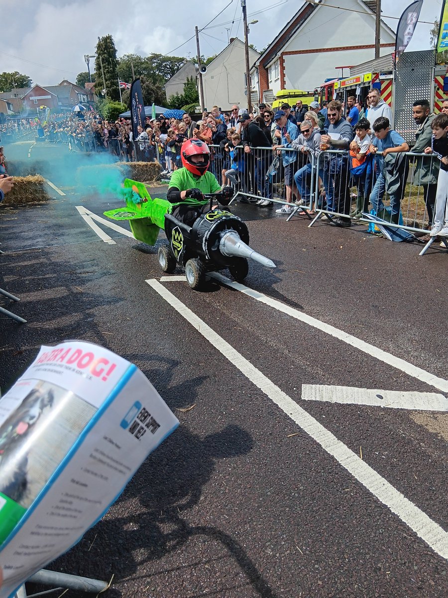 The #BordonSoapBox Race was awesome today. Thanks organisers for a really fun family event.  #JustGiving justgiving.com/crowdfunding/b…