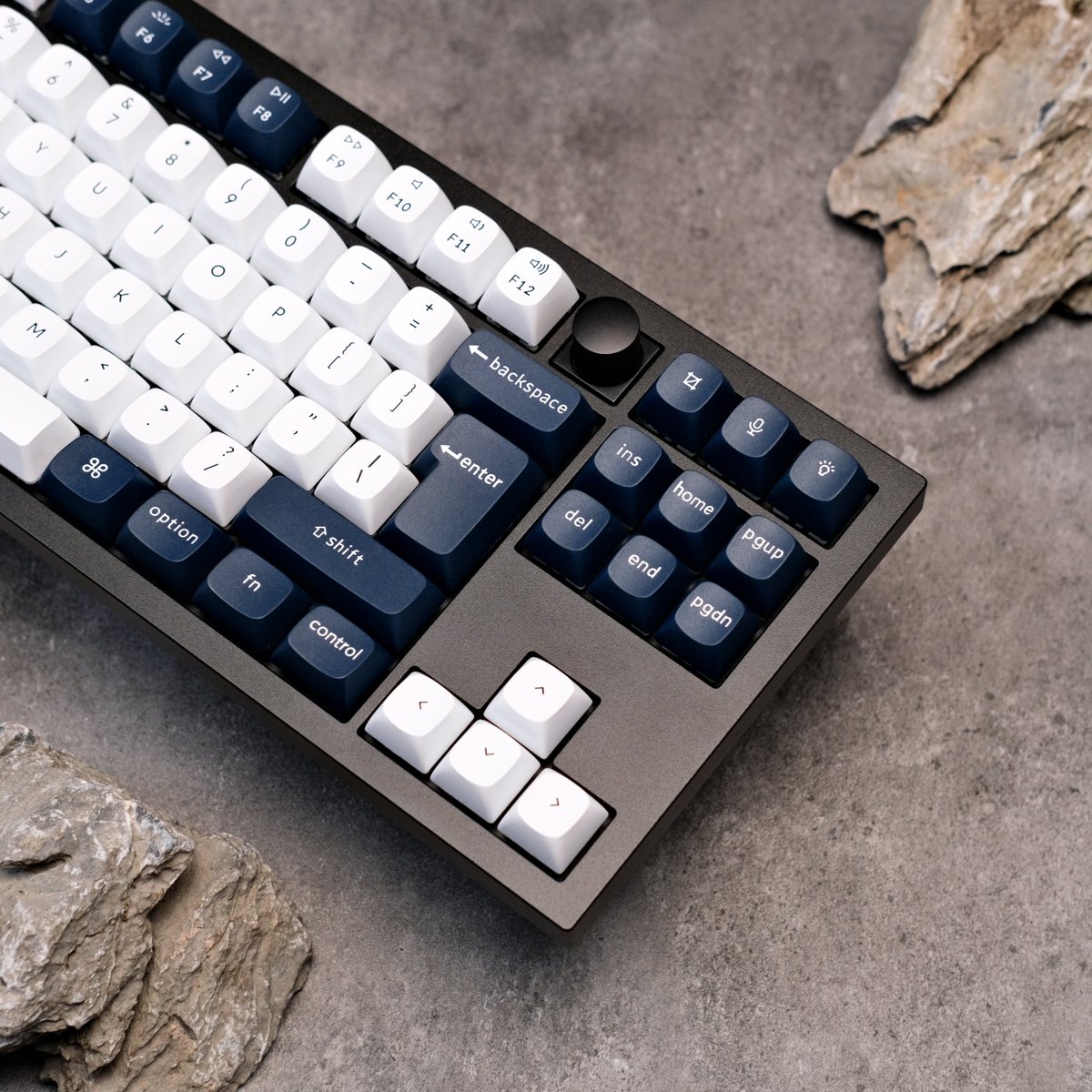 KeychronMK's tweet photo. More ways to Q3 Max.
Pick your ISO: UK, German, Swiss, or Nordic — we’re ready when you are.
#Keychron #KeychronQ3Max #MechanicalKeyboard #CustomKeyboard #ISOLayout #WirelessKeyboard https://t.co/R6Uud9yq8g