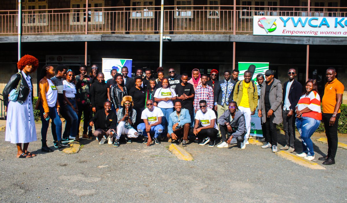 Convening young experts and patners for Climate Artivsm 

A bold space for young people to amplify grassroot voices through storytelling 
#TheClimateStage