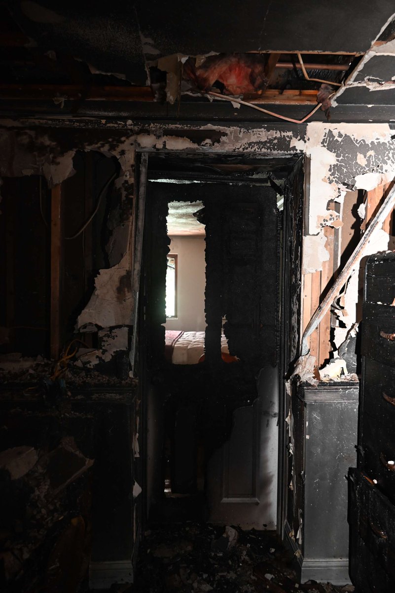 MassDFS's tweet image. A closed door can make a 900-degree difference in a fire at home. Everyone needs working #SmokeAlarms & a practiced home escape plan, but closing your door when you go to sleep can slow the spread of deadly smoke, flames, and #CarbonMonoxide. Learn more: closeyourdoor.org