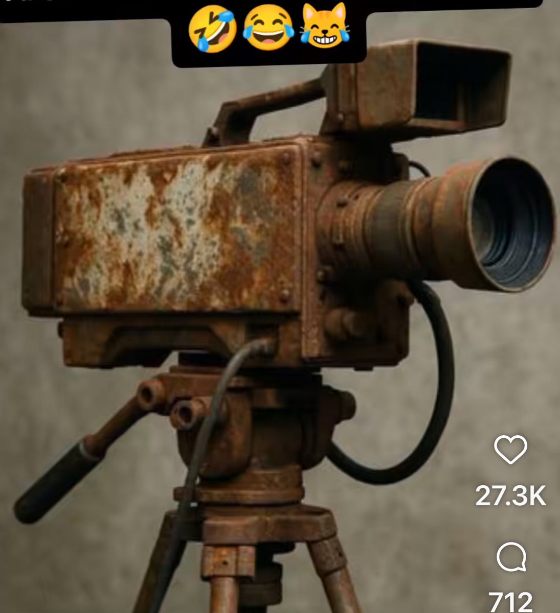Tutsy22's tweet image. The camera that captured Arsenal’s last Premier League title!