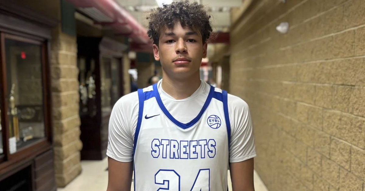 DPiper247's tweet image. Peach Jam notebook:
- #Illini hoops has some exciting options in 2027
- Priority 2026 target Jasiah Jervis leads the Rens to the title game
READ: 247sports.com/college/illino…