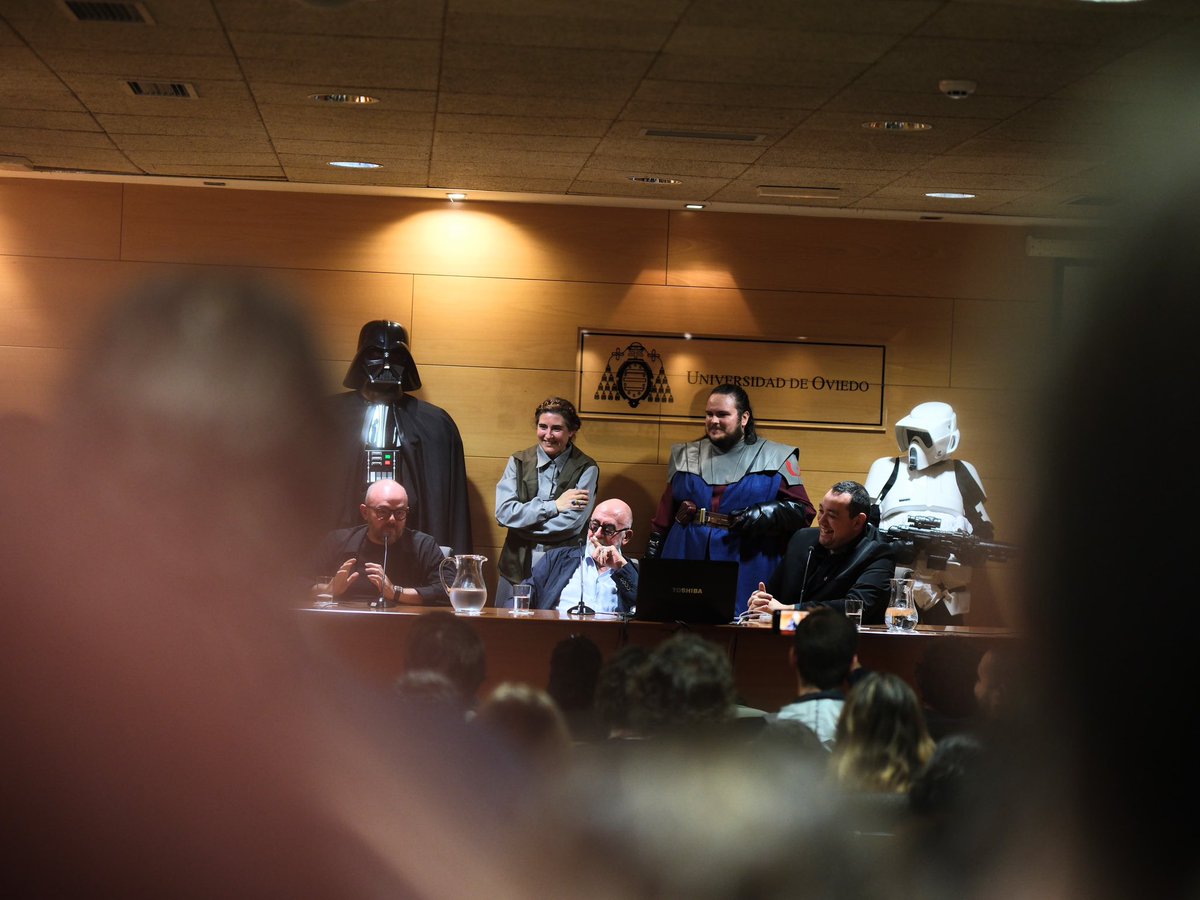 Lo de el encuentro con Salvador Vidal y Manuel Gimeno sobre poner voz en castellano a personajes esenciales del universo de Star Wars en las Jornadas de Doblaje del #celsius2025 fue absolutamente extraordinario en todos los sentidos