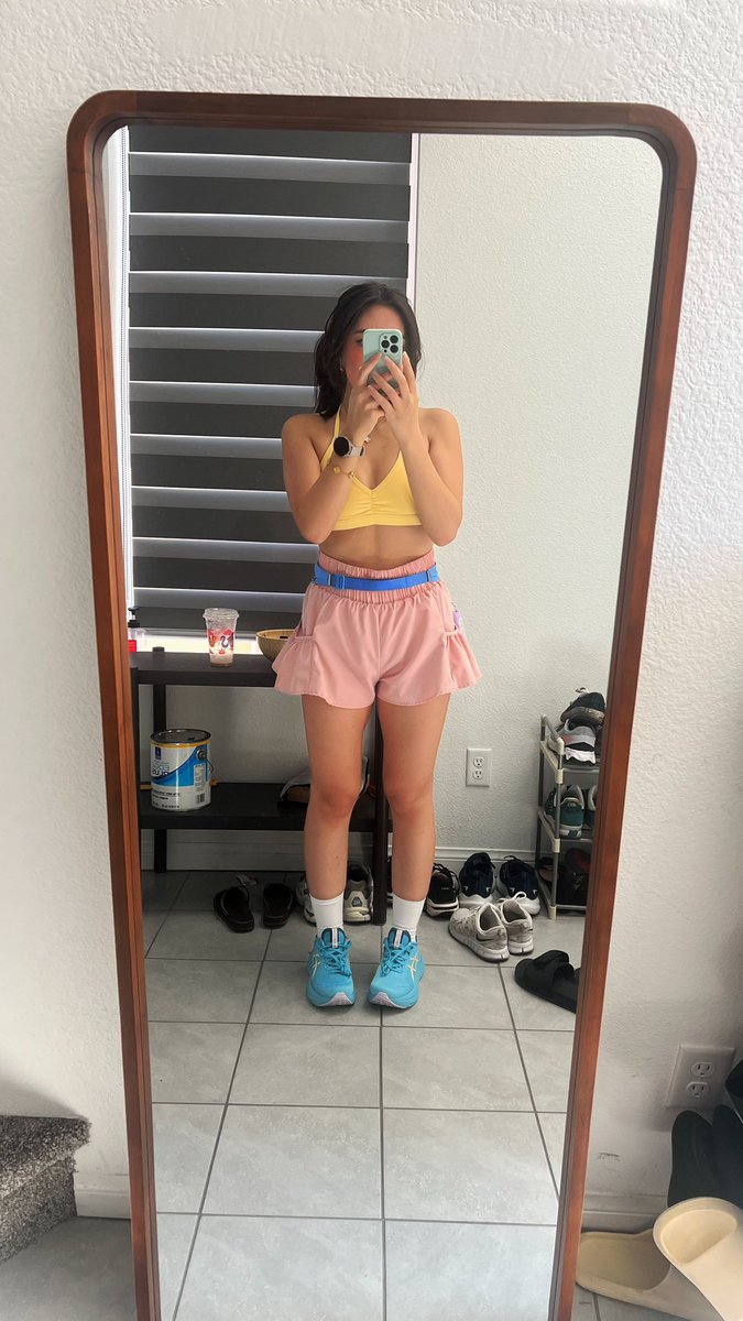 sundays are for waking up at 3:30 am to beat running in the Vegas sun

ps shoutout to kpop demon hunters soundtrack for powering this run 😭