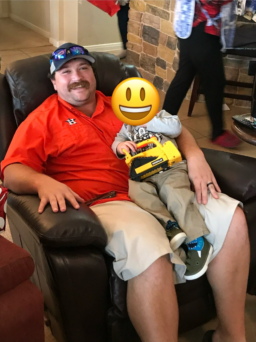 crogers_htown's tweet image. Next year the goal is to have real abs…
But it’s a lot better than where I use to be. I have nothing to sell. But if you want any help losing weight or getting in better shape. Feel free to hit me up.
I want everyone healthier. Especially Husbands and Dads.
