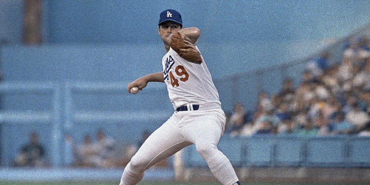 THEREAL_DV's tweet image. Max Muncy and Tim Belcher will join us today starting at Noon! @AM570LASports @iHeartRadio #Dodgers #Brewers