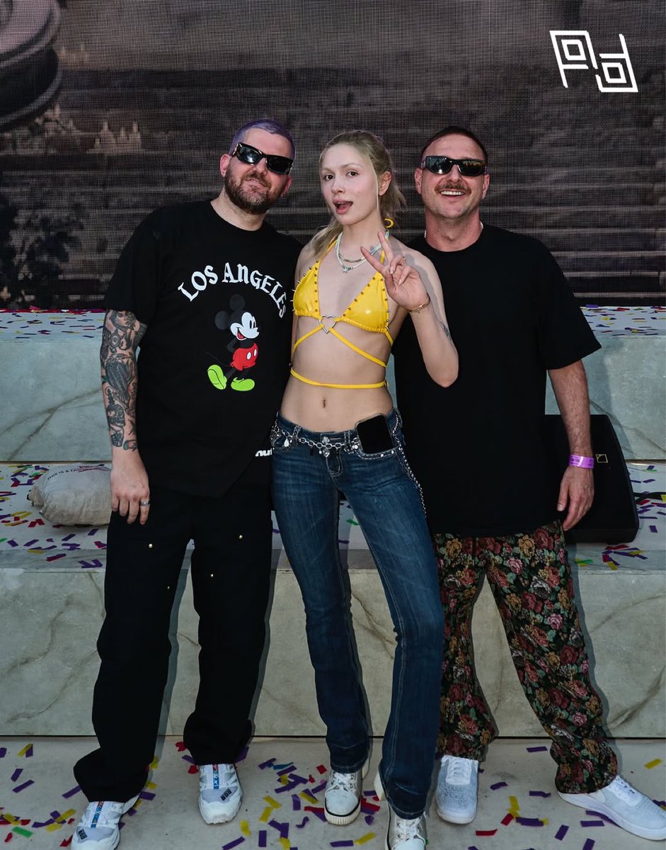 PopDunya's tweet image. Aleyna Tilki’nin Tomorrowland performansından yeni görüntüler geldi! 💜 @aleynatilki @DillonFrancis @MARTENHORGER