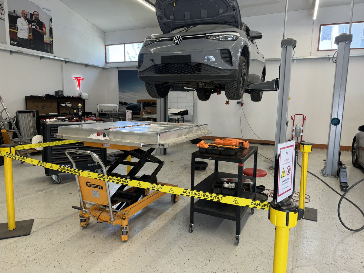 evclinic's tweet image. VW ID Series (Skoda, Cupra, Audi…) – Getting Them Back on the Road After a Crash Is One of the Pillars of Sustainable and Affordable E-Mobility… But EU Manufacturers Often Do the Opposite
Three years ago, when the first Skoda Enyaq was crashed in Croatia, the official price…