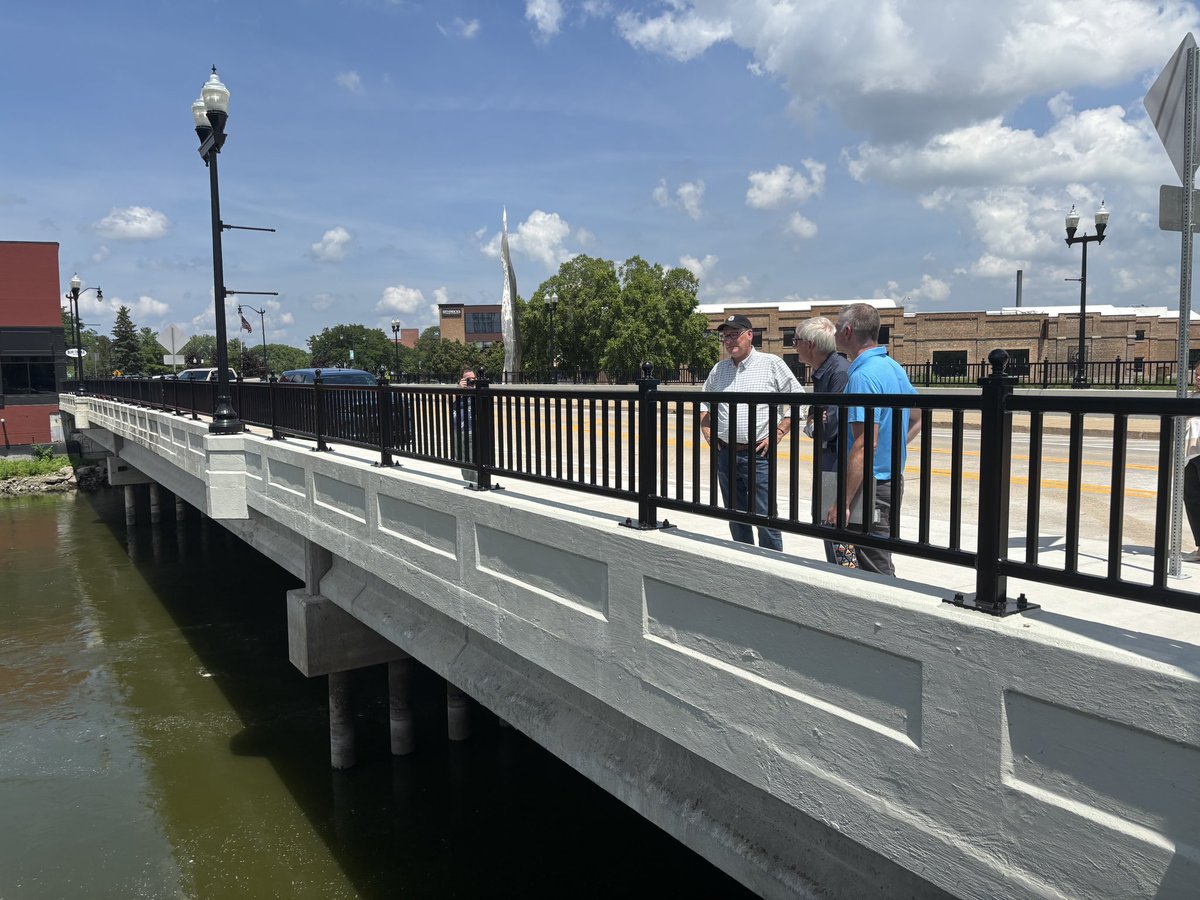 GovEvers's tweet image. This week, we celebrated the completion of the Beloit Riverwalk expansion project.
I'm proud we could be a partner in this project that will benefit the entire Beloit community, from bikers and pedestrians visiting local businesses to building Beloit's flood resilience.
