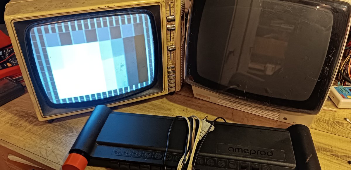 RetroNora7734's tweet image. Today was a flea market day. Got three amazing stuff.
-Ameprod TVG-10 one of few models of Pong clone made in PR Poland.
-Philips TV from 1974 (for 4€!),
-and 'just' Neptun TV for parts.