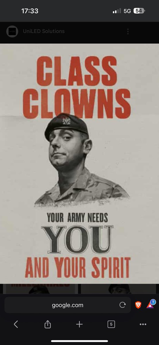 adam_griffiths's tweet image. How the fuck do I know the lad from the class clown army advert lmao. They didn’t even pay him, just fed him 😂😂