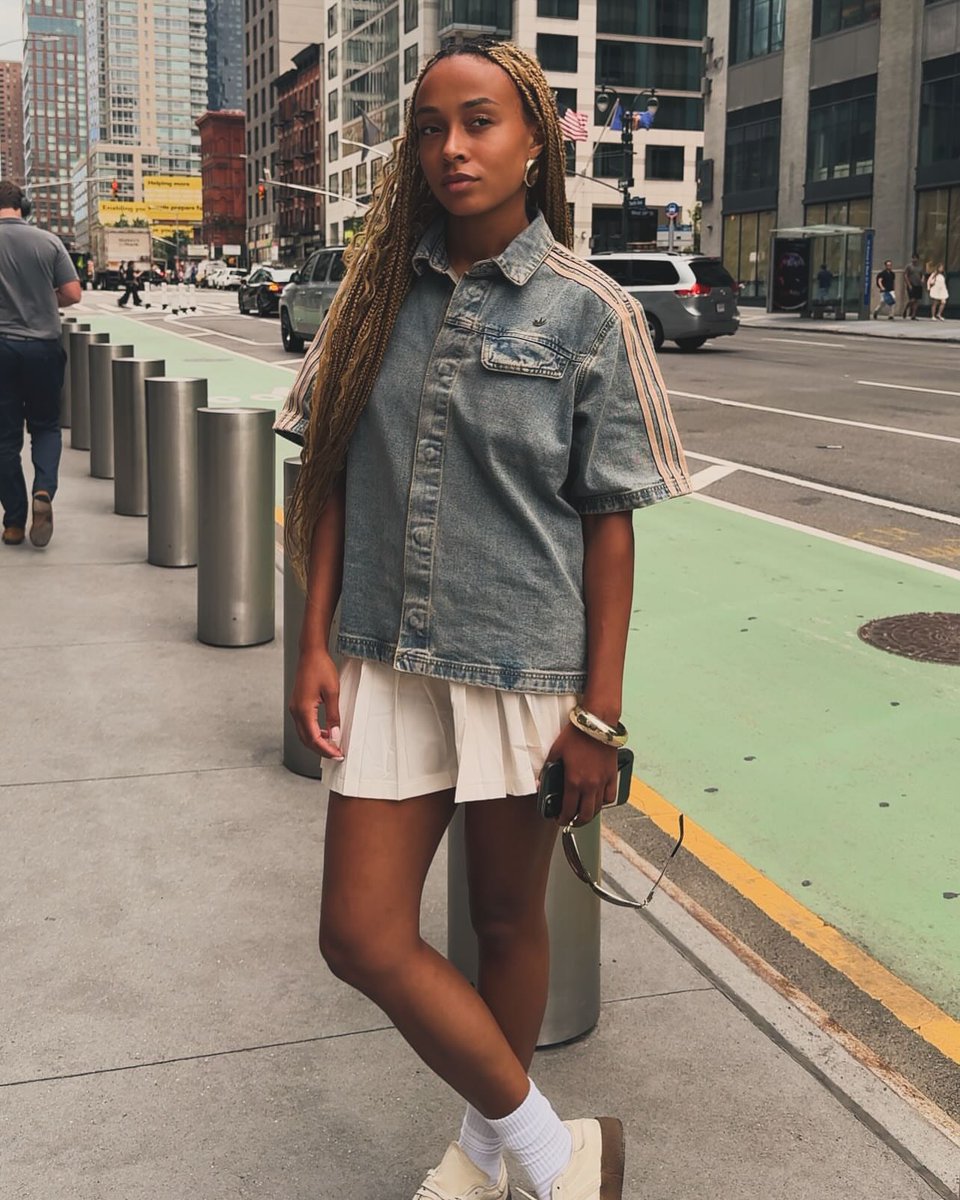 maelysmpomme's tweet image. last stop