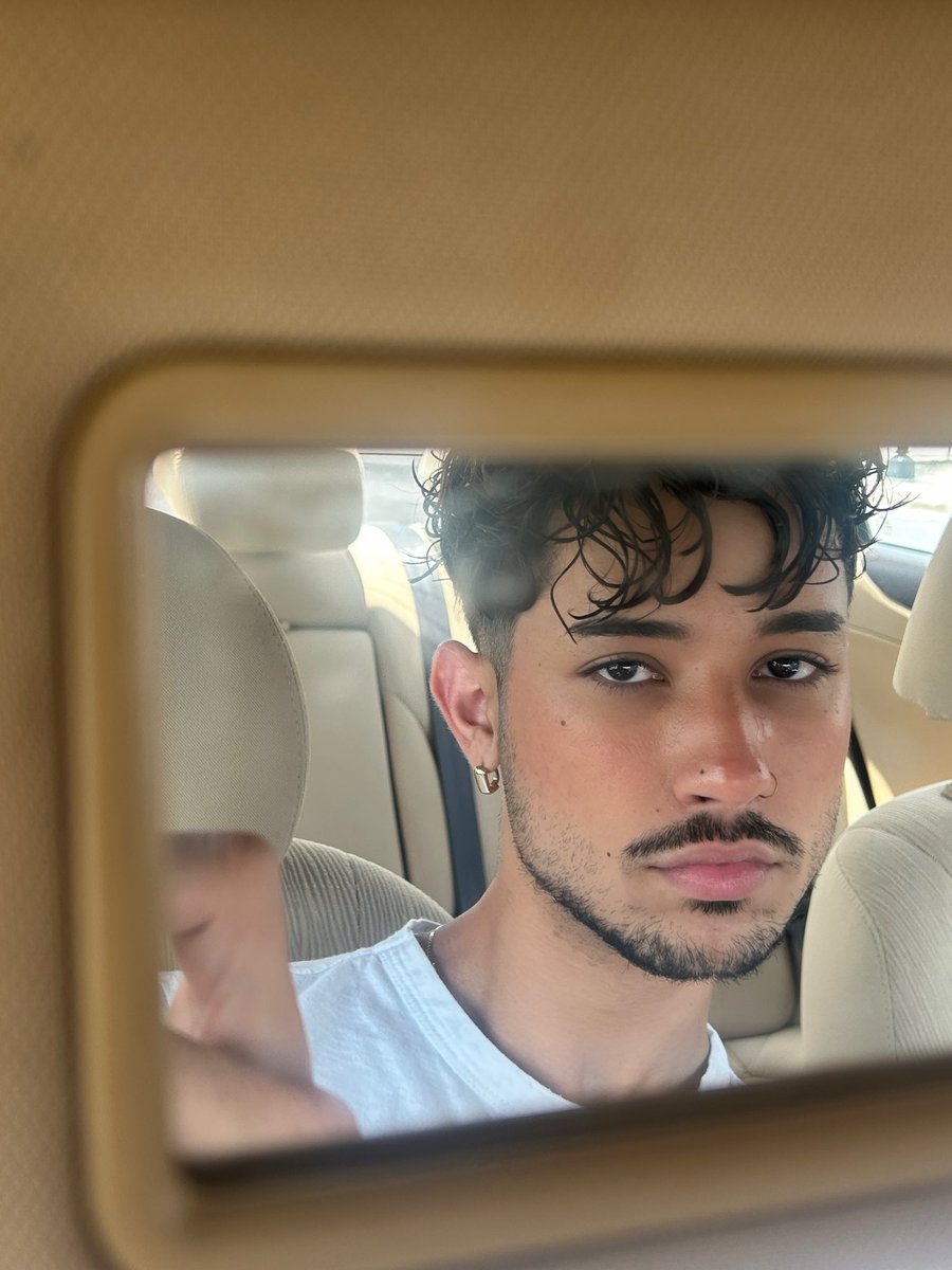 aaronrrey's tweet image. 📎📎