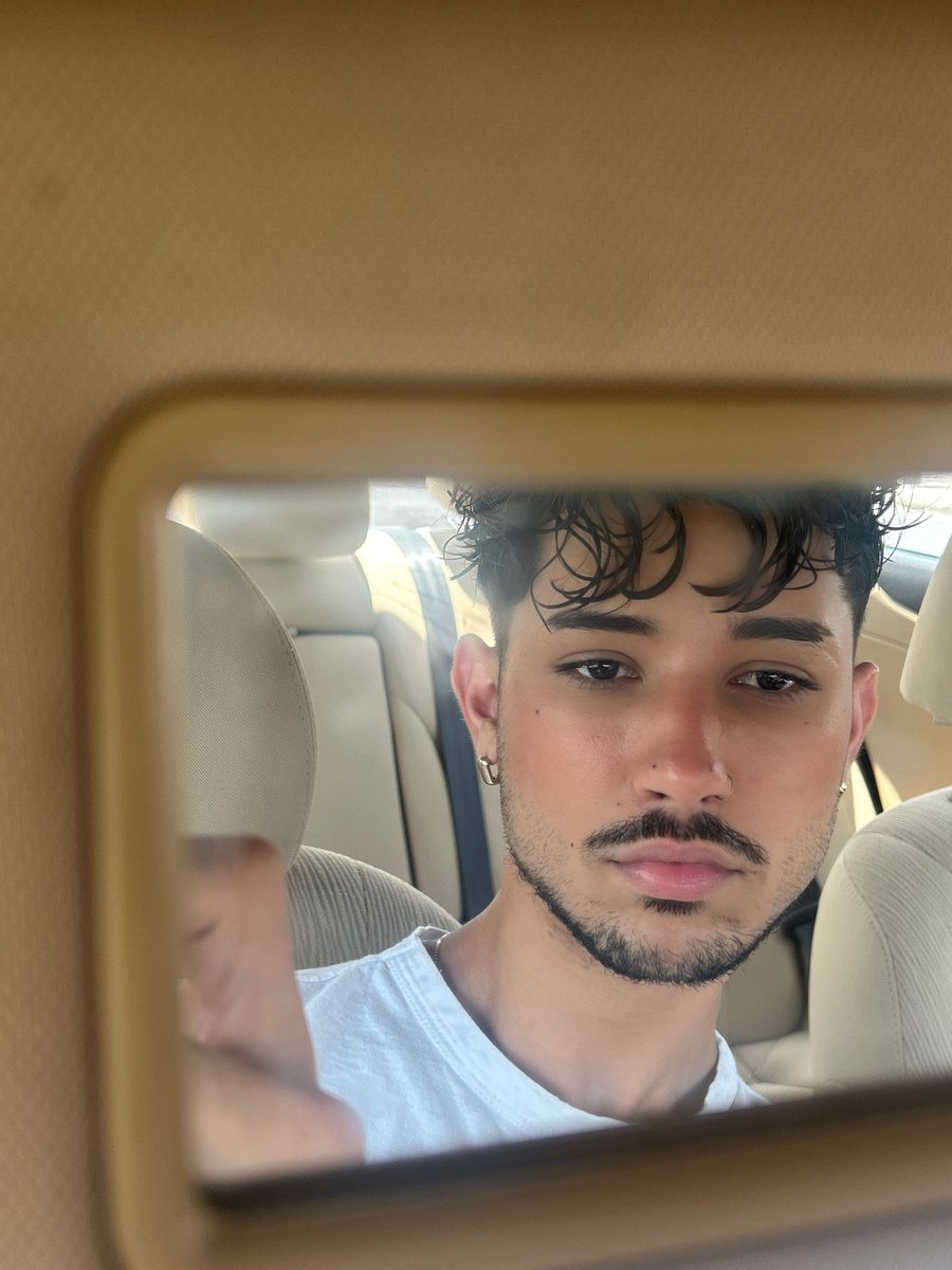 aaronrrey's tweet image. 📎📎