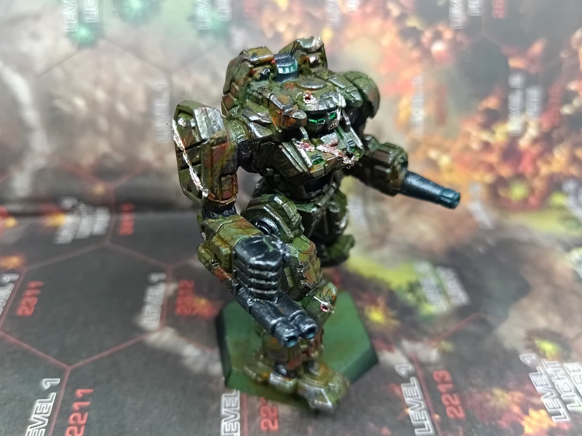 AmarisDidNoBad's tweet image. Executioner "Laser Licked"
#PaintYourMinis #battletech
This was an experiment to see if I could replicate laser weapon damage on a mini.