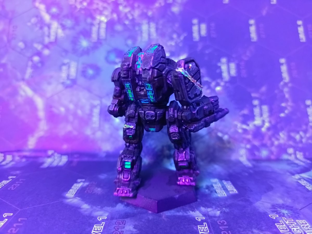 AmarisDidNoBad's tweet image. Executioner "Laser Licked"
#PaintYourMinis #battletech
This was an experiment to see if I could replicate laser weapon damage on a mini.