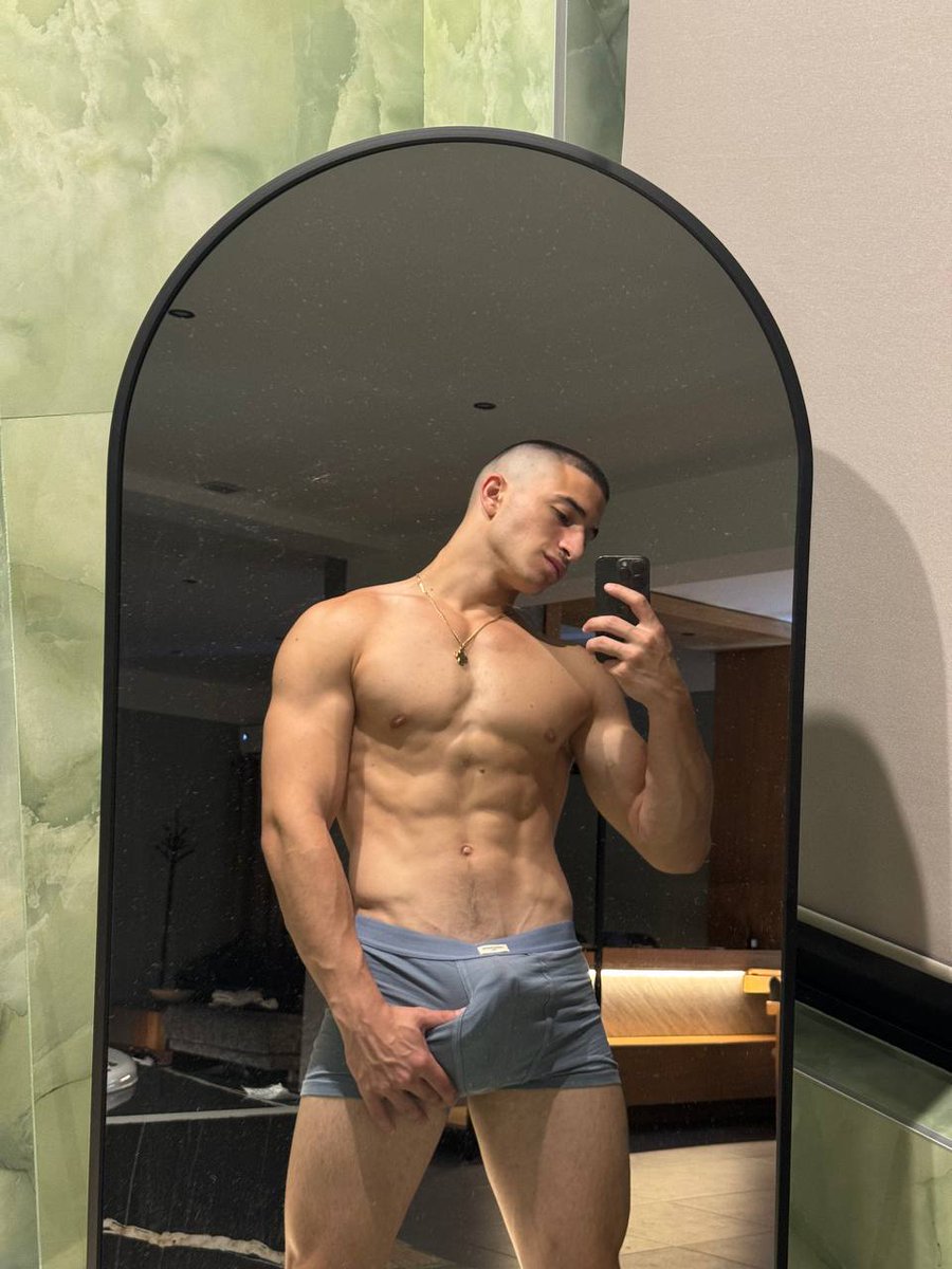 akio595891's tweet image. B0ttms retweet nowwww