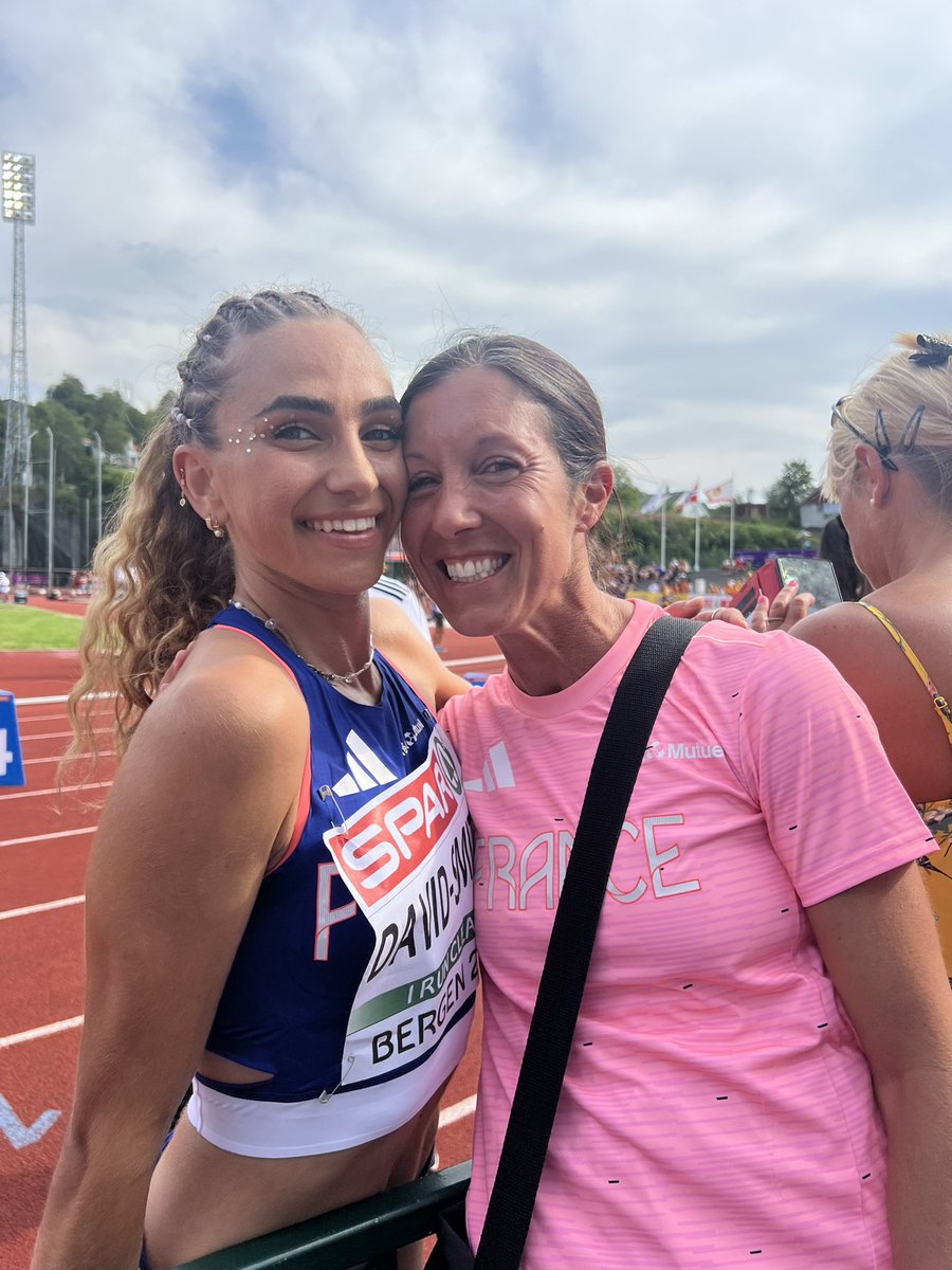 UWTrack's tweet image. Julia Magnifique!
Representing France at the European U23 Championships, Julia David-Smith placed fourth in the 5k today in Bergen, Norway.
Julia ran 16:00.62 and was the top French finisher. 🇫🇷
#GoHuskies