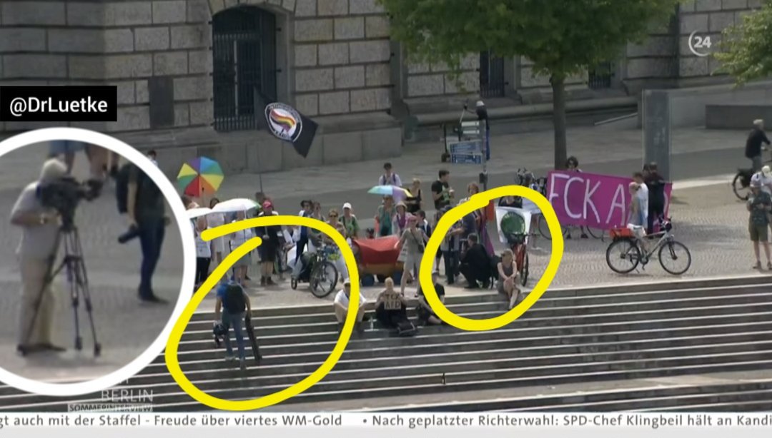 WeeehMel! (@weeehmel) on Twitter photo <a href="/ARD_BaB/">Bericht aus Berlin</a> <a href="/markuspreiss/">Markus Preiß</a> Ja erstaunlich wie 20 NGO "Demonstranten" einen Lärm machen können wie die vollbesetzte Allianzarena und die Tontechniker der ARD nicht in der Lage sind die "Hintergrundgeräusche" runterzupegeln. Möglicherweise lag es aber auch an der Direktüberspielung der 3 Kameras, nicht wahr? <a href="/ARD_BaB/">Bericht aus Berlin</a> <a href="/markuspreiss/">Markus Preiß</a> Ja erstaunlich wie 20 NGO "Demonstranten" einen Lärm machen können wie die vollbesetzte Allianzarena und die Tontechniker der ARD nicht in der Lage sind die "Hintergrundgeräusche" runterzupegeln. Möglicherweise lag es aber auch an der Direktüberspielung der 3 Kameras, nicht wahr?