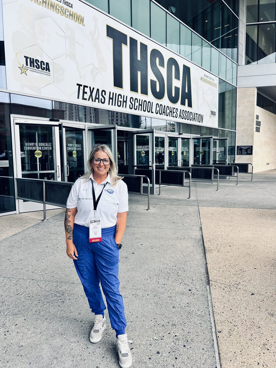 coachjesspauls's tweet image. What an honor to be a speaker at THSCA Coaching School this year. Getting to share about mental health in athletes—something I care so deeply about—was an experience I’ll never forget. Thank you @THSCAcoaches for the opportunity to be part of the conversation. 💙 #THSCA2025