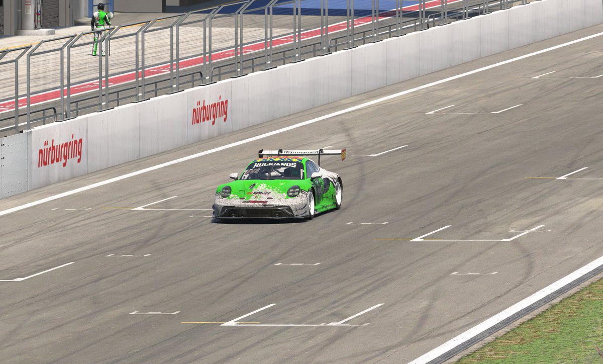 Acabamos las 4h #nurbur24 <a href="/iRacing/">iRacing</a> en una buena P8! saliendo desde la P33, buena carrera con mi compañero <a href="/MrToniGames/">MrToniGames</a> . #siemprehulkianos