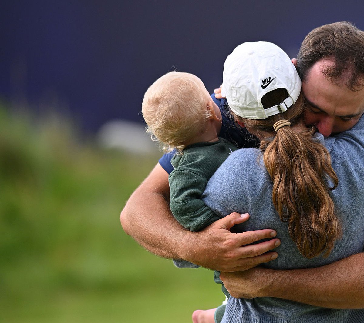 🚨🏆♥️ #FAMILY AFFAIR — The Scheffler’s celebrate at Royal Portrush.