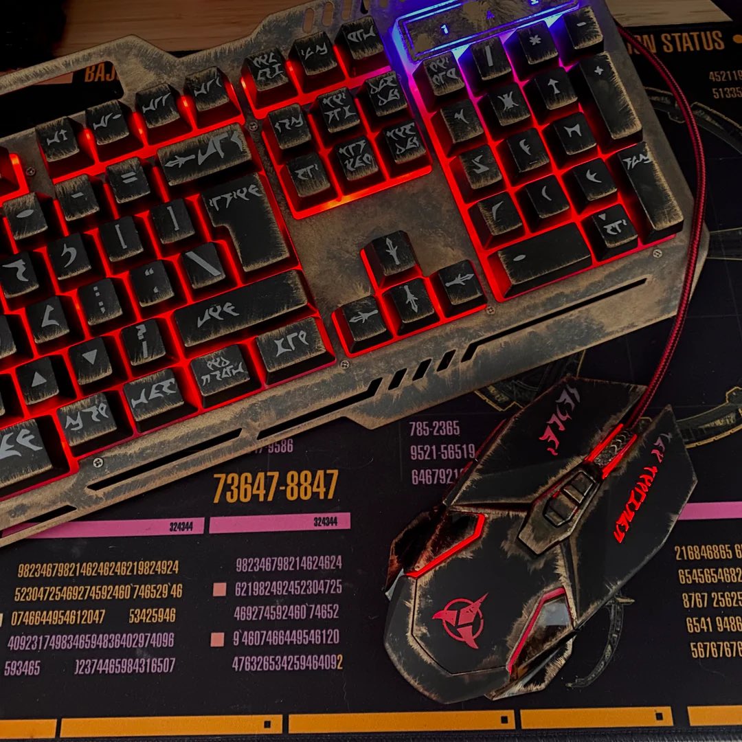CherryTreeInc's tweet image. For our Star Trek Klingon Keyboard, we teamed up with the the Klingon Language Institute for the key layout to have the most accurate translations. 
🩸⌨️🩸
MyCherryTree.com

#cherrytreecomputers #cherrytreeinc #startrek #klingon #startrektng #keyboard #pcgaming