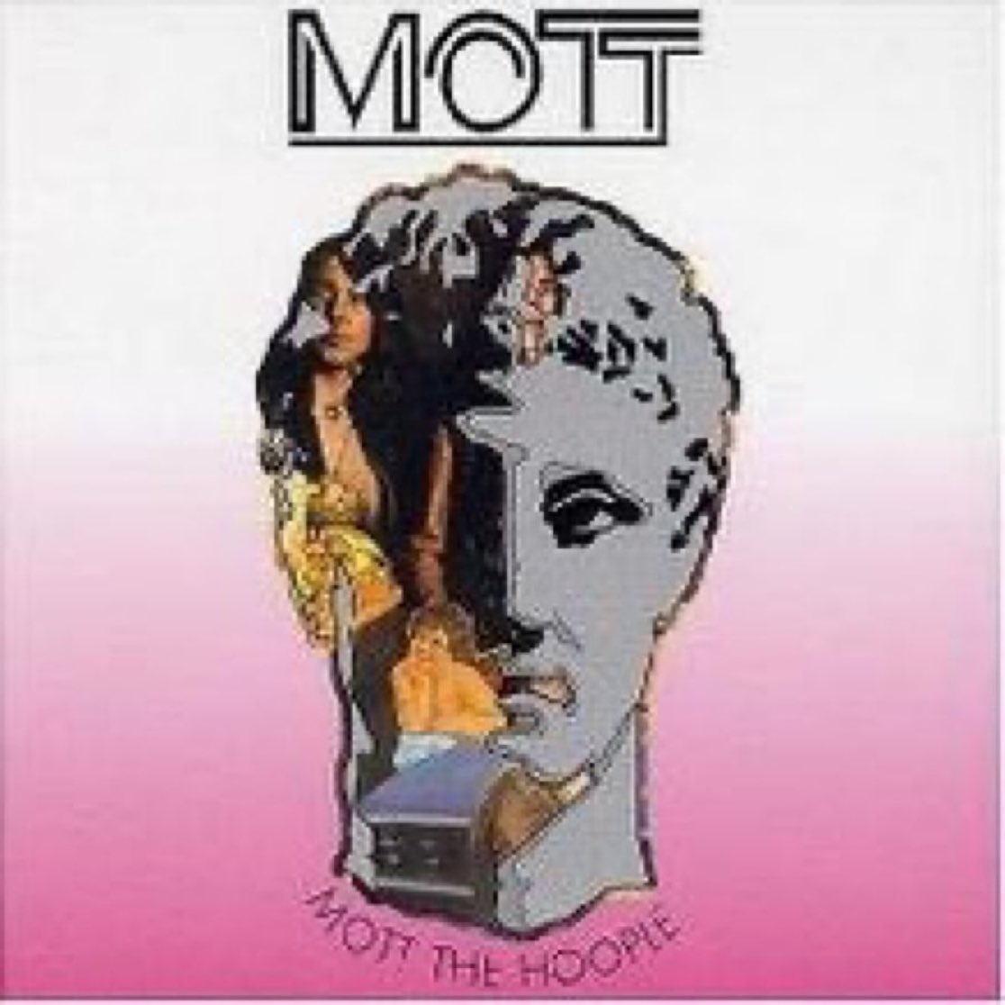 70sDailyDose's tweet image. On July 20, 1973, Mott the Hoople released their sixth studio album, “Mott”.